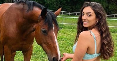 Model Introduces Fans To Her Horse, But People Were Left Distracted By Her Underwear